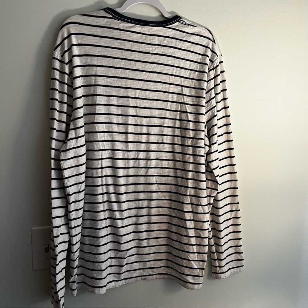 American Eagle XL long sleeve shirt - Picture 2 of 3